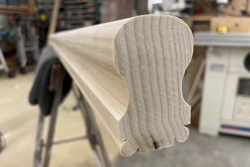 Sleutelgat armleuning met kraaltjes.