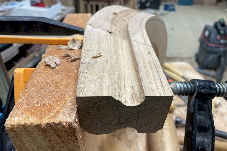 Kromstuk maken beeldhouwen.